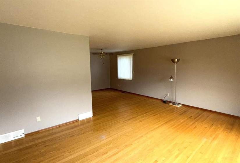 43 Amarynth, 3 Bedrooms Bedrooms, 11 Rooms Rooms,1 BathroomBathrooms,Residential,For Sale,Amarynth