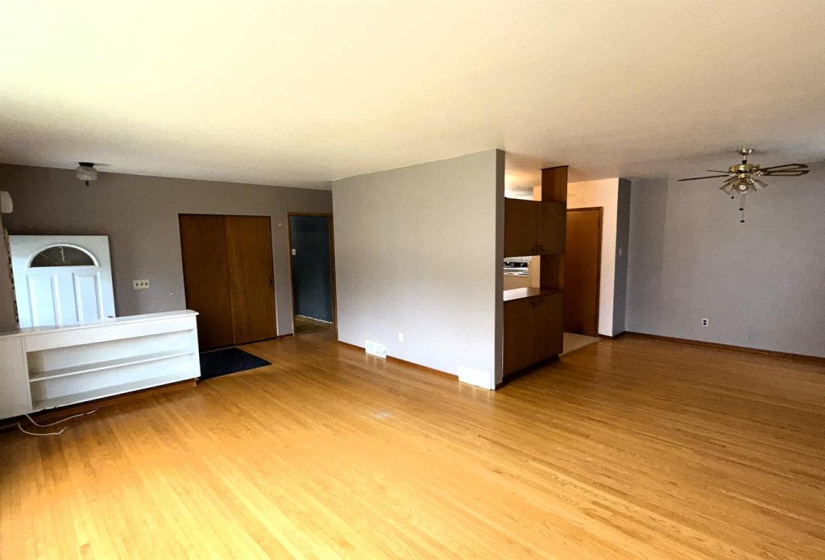 43 Amarynth, 3 Bedrooms Bedrooms, 11 Rooms Rooms,1 BathroomBathrooms,Residential,For Sale,Amarynth