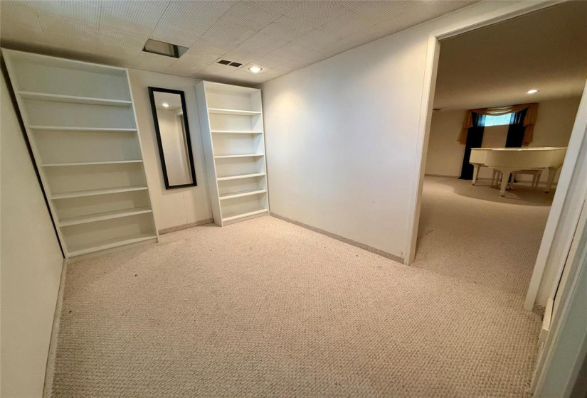 703 Jackson, 2 Bedrooms Bedrooms, 7 Rooms Rooms,1 BathroomBathrooms,Residential,For Sale,Jackson