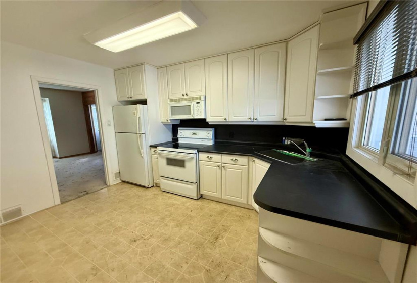 703 Jackson, 2 Bedrooms Bedrooms, 7 Rooms Rooms,1 BathroomBathrooms,Residential,For Sale,Jackson