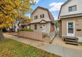 688 Redwood, 2 Bedrooms Bedrooms, 7 Rooms Rooms,1 BathroomBathrooms,Residential,For Sale,Redwood