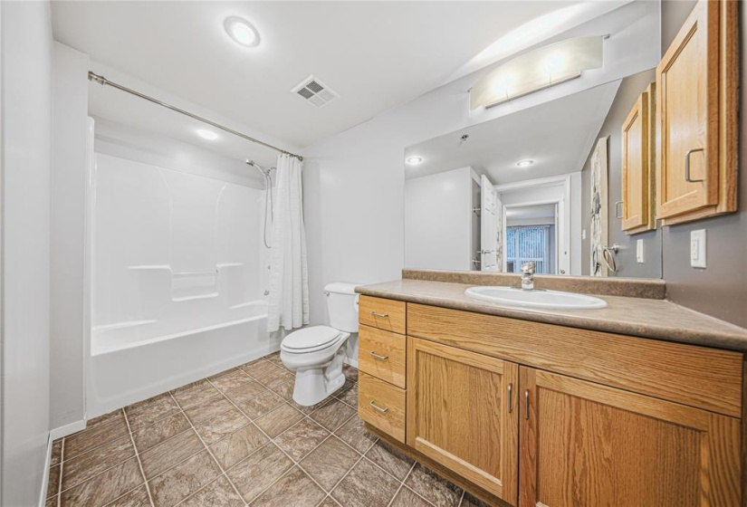 Main bathroom