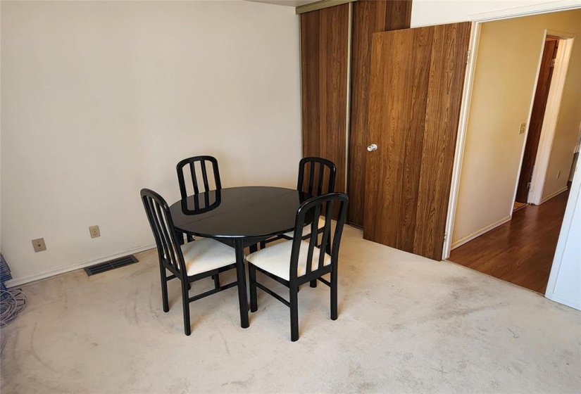 9 Stinson, 2 Bedrooms Bedrooms, 6 Rooms Rooms,1 BathroomBathrooms,Residential,For Sale,Stinson