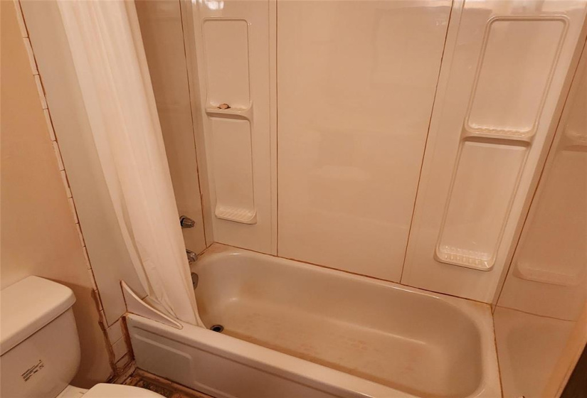 9 Stinson, 2 Bedrooms Bedrooms, 6 Rooms Rooms,1 BathroomBathrooms,Residential,For Sale,Stinson