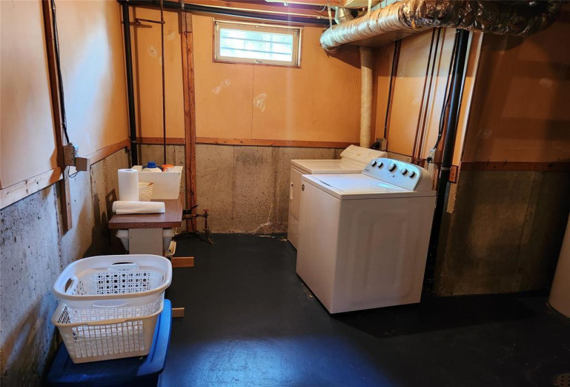 9 Stinson, 2 Bedrooms Bedrooms, 6 Rooms Rooms,1 BathroomBathrooms,Residential,For Sale,Stinson