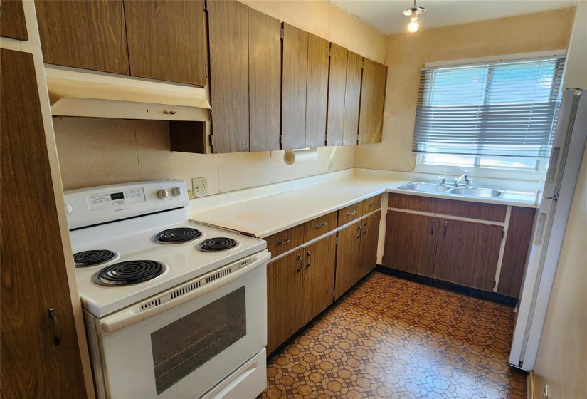 9 Stinson, 2 Bedrooms Bedrooms, 6 Rooms Rooms,1 BathroomBathrooms,Residential,For Sale,Stinson