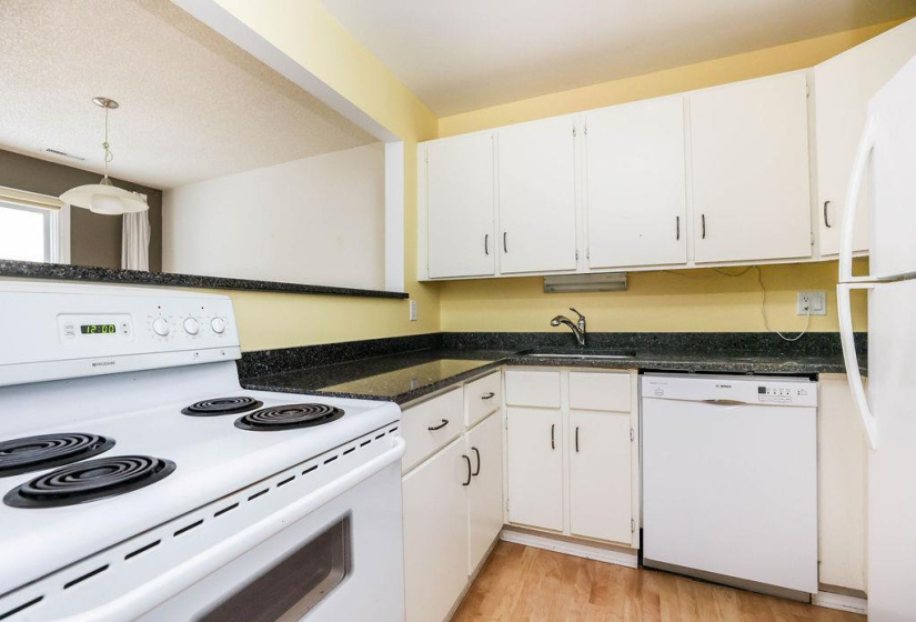 3040 Pembina, 2 Bedrooms Bedrooms, 7 Rooms Rooms,1 BathroomBathrooms,Condominium,For Sale,Pembina