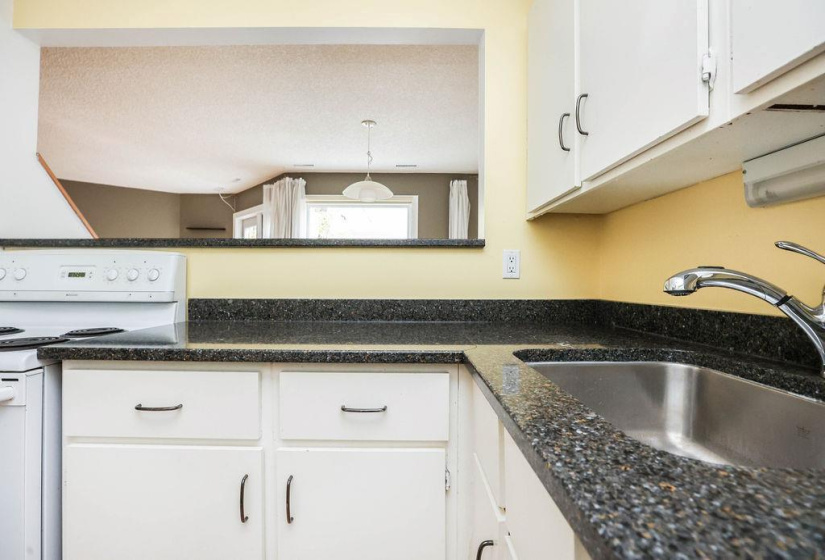 3040 Pembina, 2 Bedrooms Bedrooms, 7 Rooms Rooms,1 BathroomBathrooms,Condominium,For Sale,Pembina