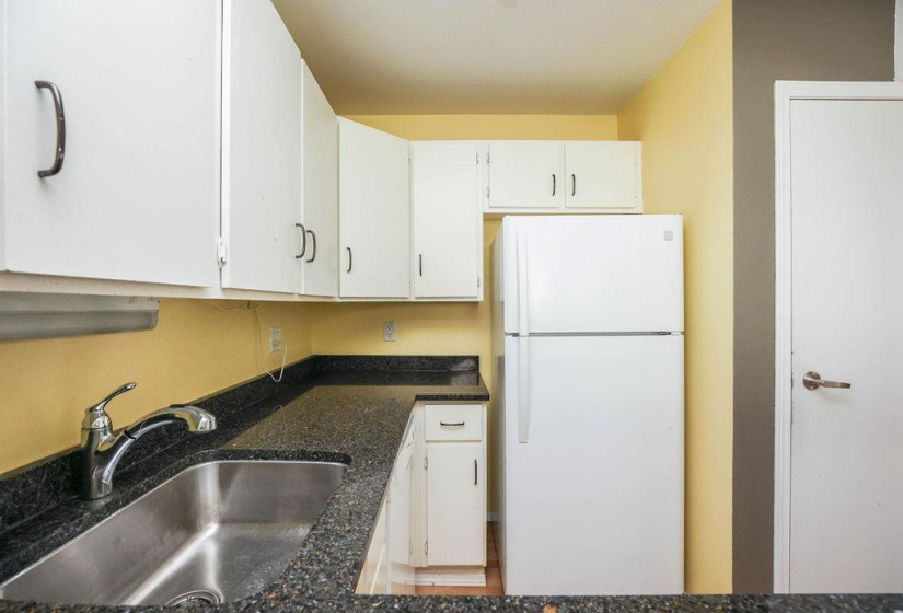 3040 Pembina, 2 Bedrooms Bedrooms, 7 Rooms Rooms,1 BathroomBathrooms,Condominium,For Sale,Pembina