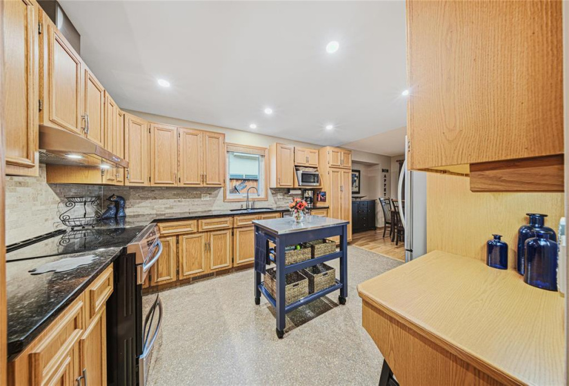70 Southfields, 3 Bedrooms Bedrooms, 16 Rooms Rooms,3 BathroomsBathrooms,Residential,For Sale,Southfields
