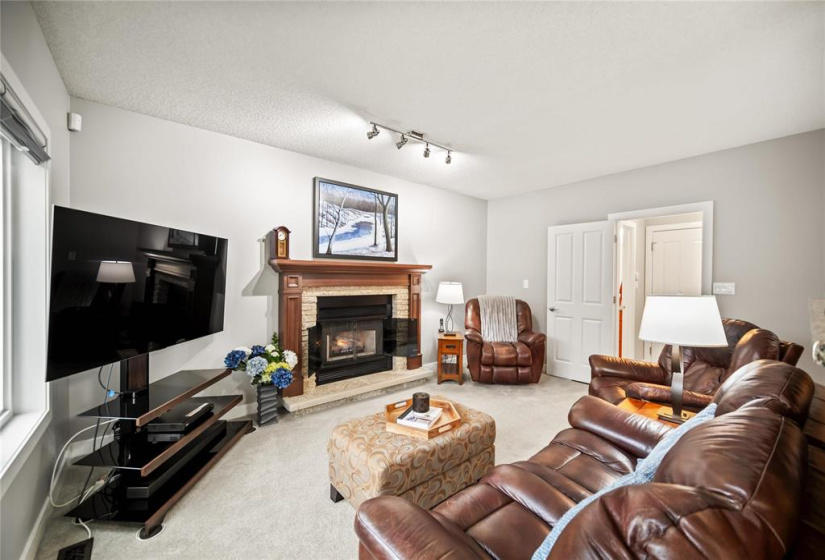 11 Burnhill, 4 Bedrooms Bedrooms, 14 Rooms Rooms,2 BathroomsBathrooms,Residential,For Sale,Burnhill