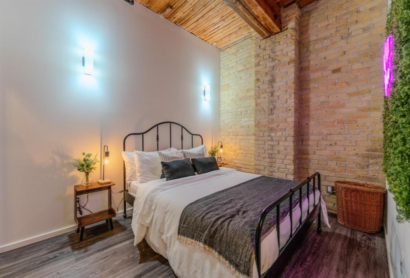 139 Market, 2 Bedrooms Bedrooms, 4 Rooms Rooms,Condominium,For Sale,Market