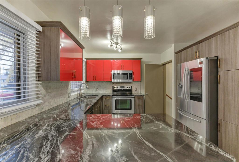 734 School, 5 Bedrooms Bedrooms, 11 Rooms Rooms,2 BathroomsBathrooms,Residential,For Sale,School