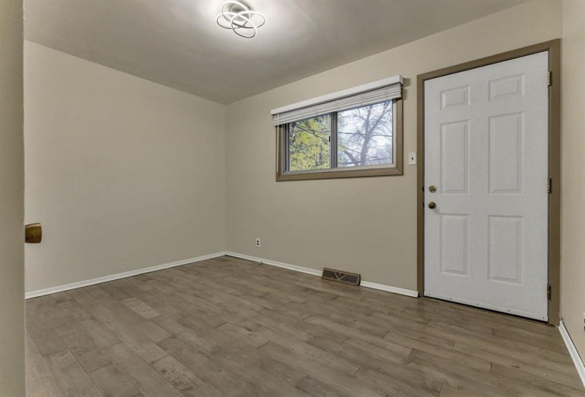 734 School, 5 Bedrooms Bedrooms, 11 Rooms Rooms,2 BathroomsBathrooms,Residential,For Sale,School