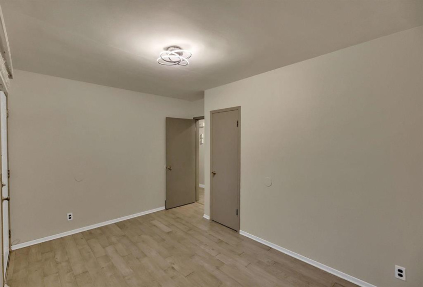 734 School, 5 Bedrooms Bedrooms, 11 Rooms Rooms,2 BathroomsBathrooms,Residential,For Sale,School