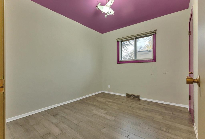 734 School, 5 Bedrooms Bedrooms, 11 Rooms Rooms,2 BathroomsBathrooms,Residential,For Sale,School