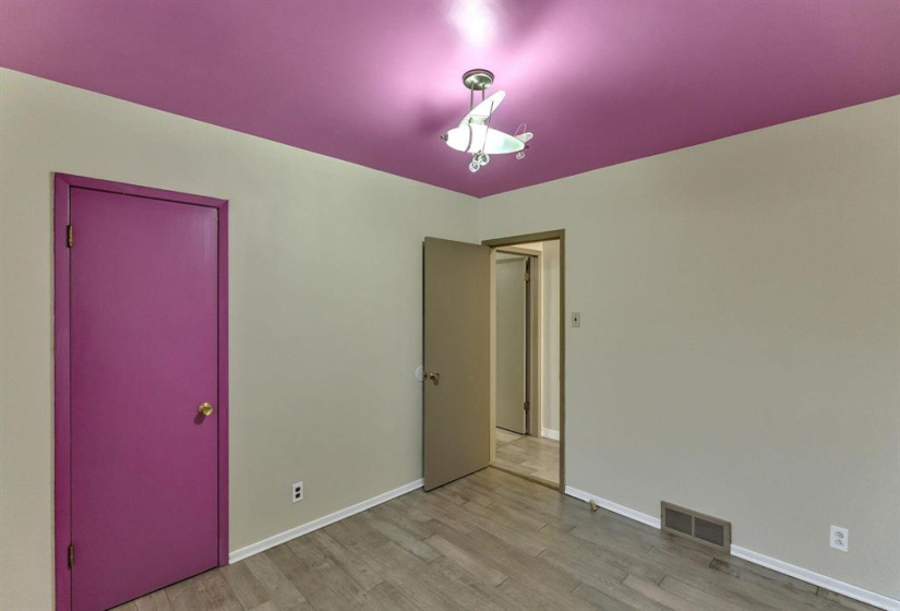 734 School, 5 Bedrooms Bedrooms, 11 Rooms Rooms,2 BathroomsBathrooms,Residential,For Sale,School