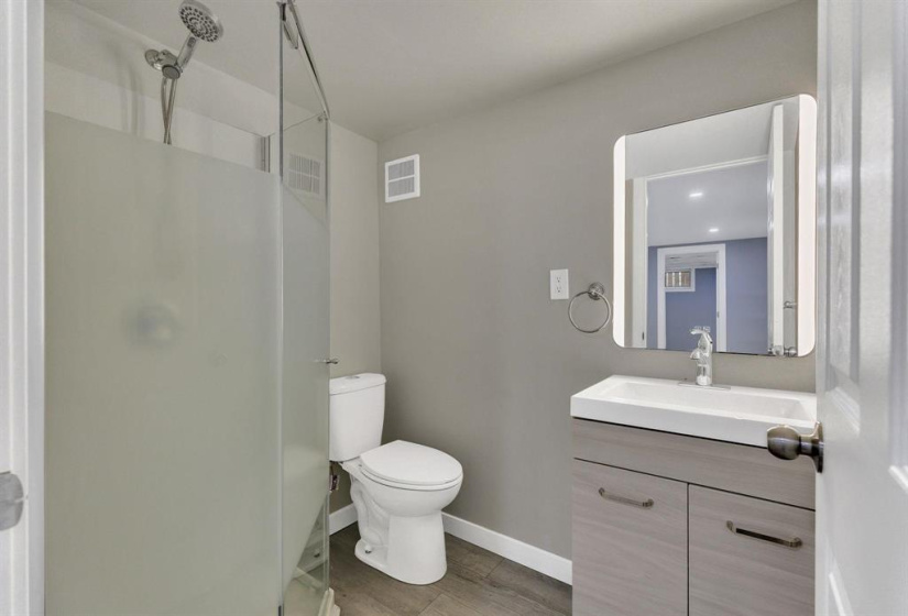 734 School, 5 Bedrooms Bedrooms, 11 Rooms Rooms,2 BathroomsBathrooms,Residential,For Sale,School