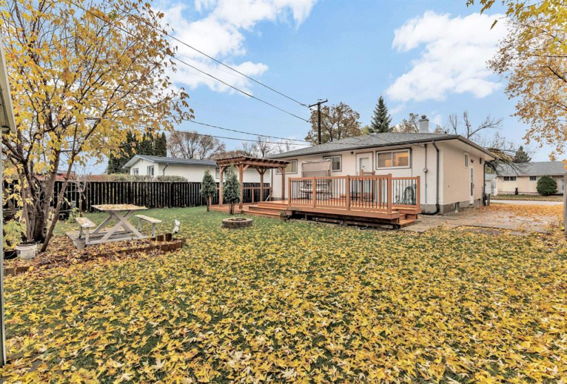734 School, 5 Bedrooms Bedrooms, 11 Rooms Rooms,2 BathroomsBathrooms,Residential,For Sale,School
