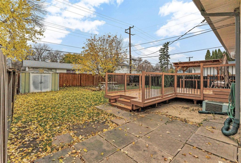 734 School, 5 Bedrooms Bedrooms, 11 Rooms Rooms,2 BathroomsBathrooms,Residential,For Sale,School