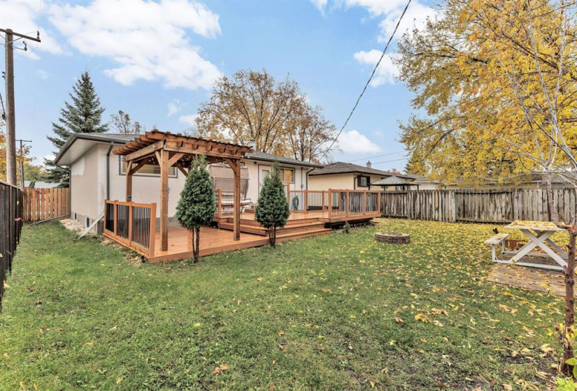 734 School, 5 Bedrooms Bedrooms, 11 Rooms Rooms,2 BathroomsBathrooms,Residential,For Sale,School