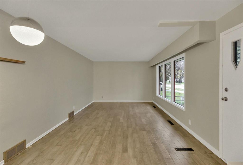 734 School, 5 Bedrooms Bedrooms, 11 Rooms Rooms,2 BathroomsBathrooms,Residential,For Sale,School