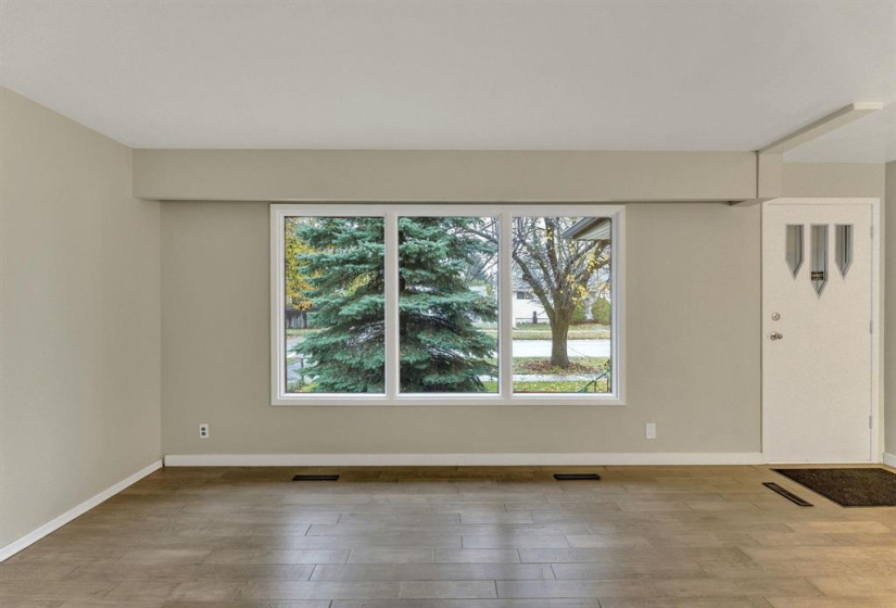 734 School, 5 Bedrooms Bedrooms, 11 Rooms Rooms,2 BathroomsBathrooms,Residential,For Sale,School