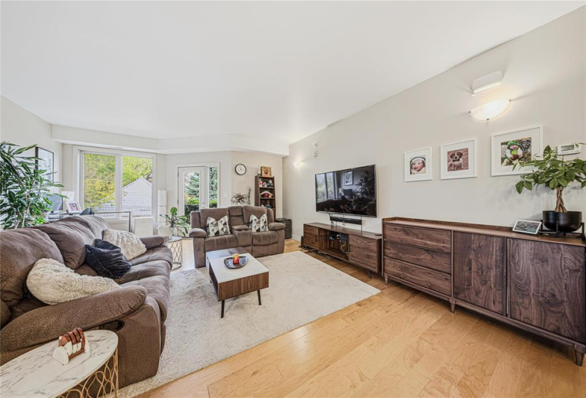 480 Henderson, 2 Bedrooms Bedrooms, 8 Rooms Rooms,2 BathroomsBathrooms,Condominium,For Sale,Henderson