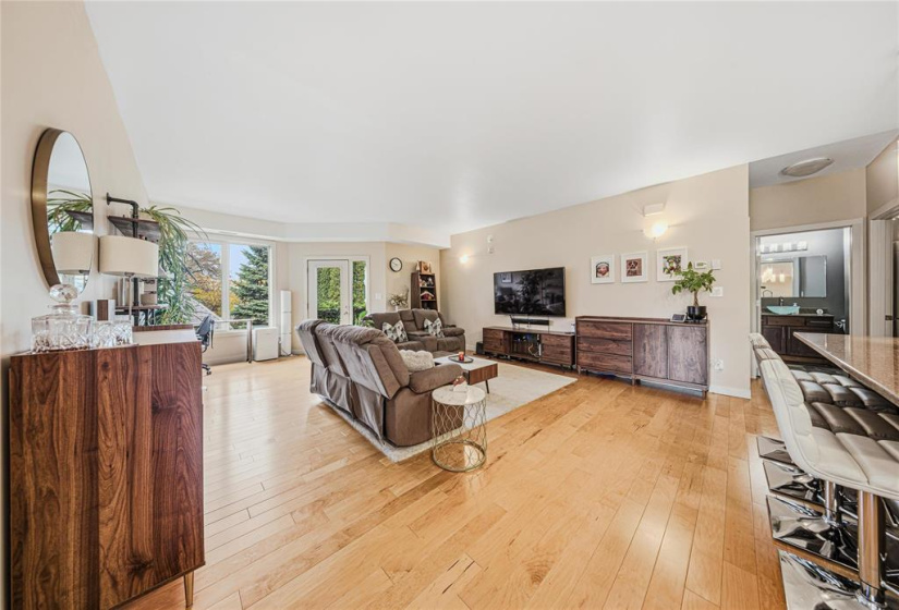 480 Henderson, 2 Bedrooms Bedrooms, 8 Rooms Rooms,2 BathroomsBathrooms,Condominium,For Sale,Henderson