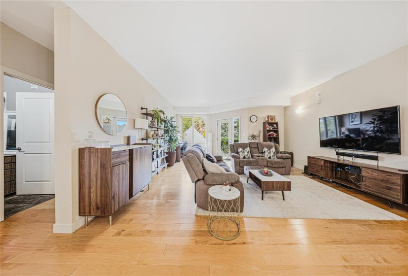 480 Henderson, 2 Bedrooms Bedrooms, 8 Rooms Rooms,2 BathroomsBathrooms,Condominium,For Sale,Henderson