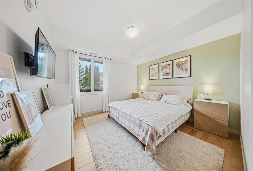 480 Henderson, 2 Bedrooms Bedrooms, 8 Rooms Rooms,2 BathroomsBathrooms,Condominium,For Sale,Henderson