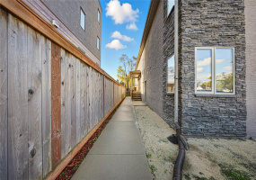 480 Henderson, 2 Bedrooms Bedrooms, 8 Rooms Rooms,2 BathroomsBathrooms,Condominium,For Sale,Henderson