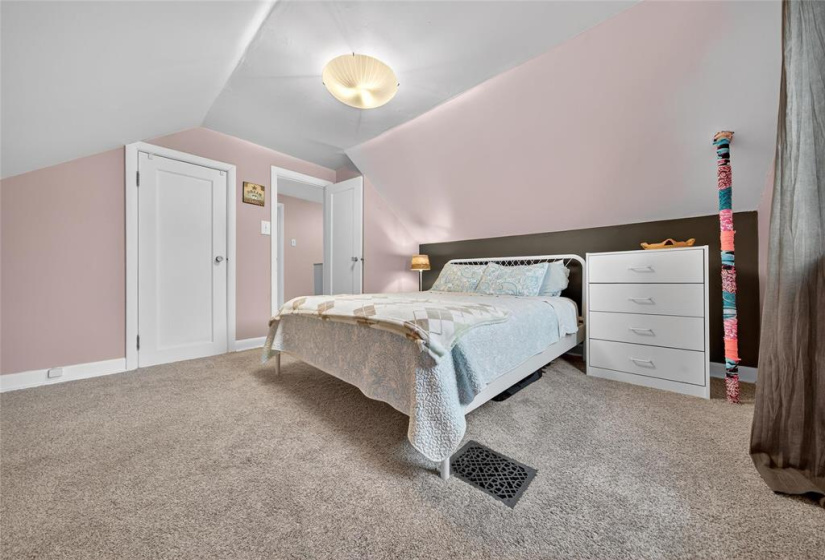 279 Cheriton, 4 Bedrooms Bedrooms, 11 Rooms Rooms,1 BathroomBathrooms,Residential,For Sale,Cheriton