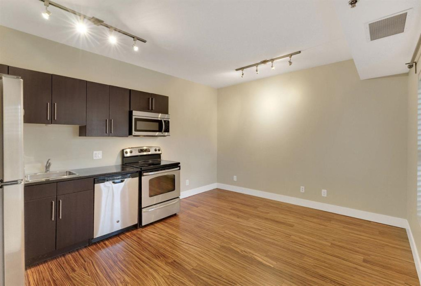 511 River, 1 Bedroom Bedrooms, 4 Rooms Rooms,1 BathroomBathrooms,Condominium,For Sale,River