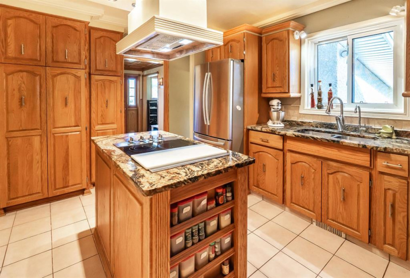 26 Dubuc, 3 Bedrooms Bedrooms, 18 Rooms Rooms,3 BathroomsBathrooms,Residential,For Sale,Dubuc