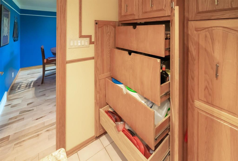 26 Dubuc, 3 Bedrooms Bedrooms, 18 Rooms Rooms,3 BathroomsBathrooms,Residential,For Sale,Dubuc