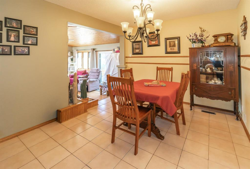 26 Dubuc, 3 Bedrooms Bedrooms, 18 Rooms Rooms,3 BathroomsBathrooms,Residential,For Sale,Dubuc