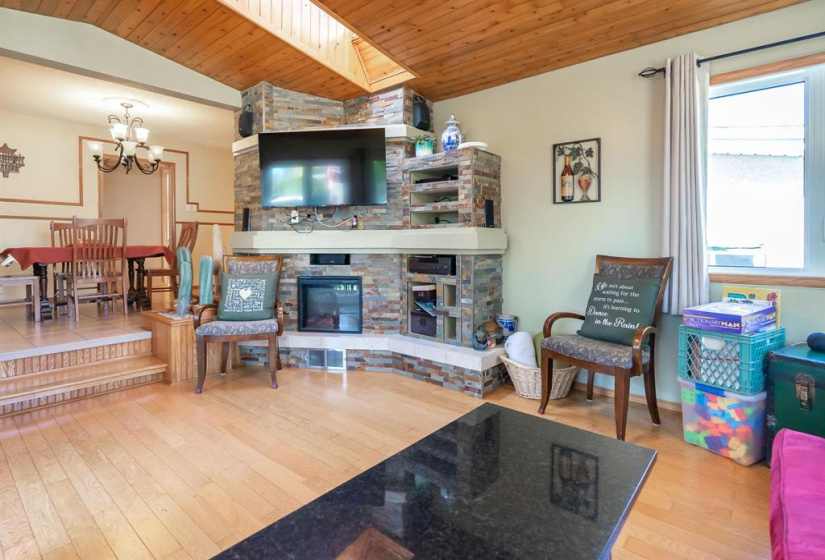 26 Dubuc, 3 Bedrooms Bedrooms, 18 Rooms Rooms,3 BathroomsBathrooms,Residential,For Sale,Dubuc