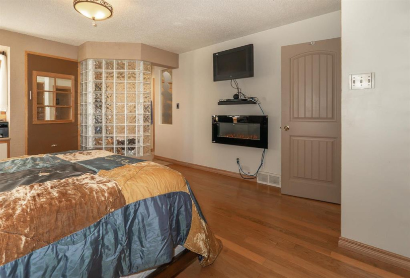 26 Dubuc, 3 Bedrooms Bedrooms, 18 Rooms Rooms,3 BathroomsBathrooms,Residential,For Sale,Dubuc