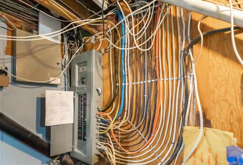 26 Dubuc, 3 Bedrooms Bedrooms, 18 Rooms Rooms,3 BathroomsBathrooms,Residential,For Sale,Dubuc