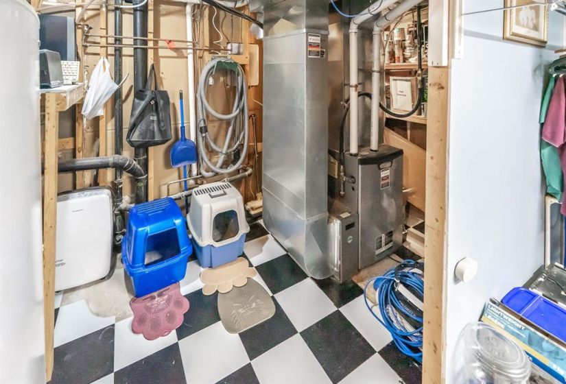 26 Dubuc, 3 Bedrooms Bedrooms, 18 Rooms Rooms,3 BathroomsBathrooms,Residential,For Sale,Dubuc