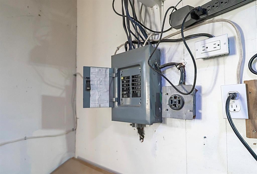 26 Dubuc, 3 Bedrooms Bedrooms, 18 Rooms Rooms,3 BathroomsBathrooms,Residential,For Sale,Dubuc