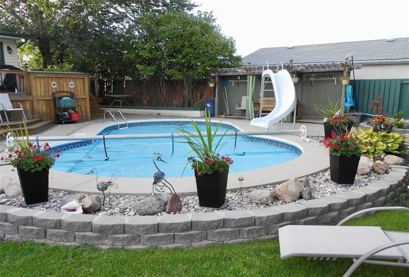 26 Dubuc, 3 Bedrooms Bedrooms, 18 Rooms Rooms,3 BathroomsBathrooms,Residential,For Sale,Dubuc