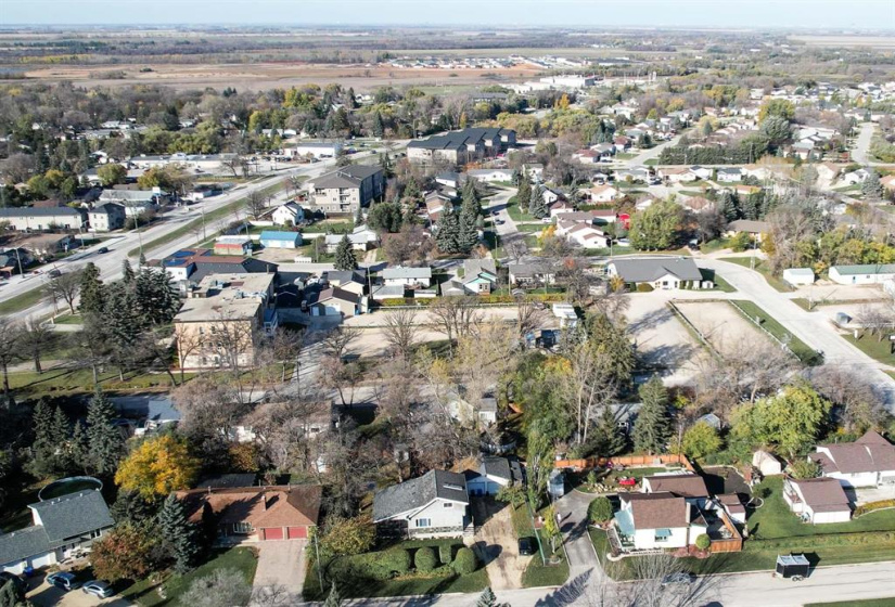 26 Dubuc, 3 Bedrooms Bedrooms, 18 Rooms Rooms,3 BathroomsBathrooms,Residential,For Sale,Dubuc