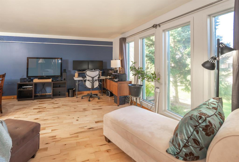 26 Dubuc, 3 Bedrooms Bedrooms, 18 Rooms Rooms,3 BathroomsBathrooms,Residential,For Sale,Dubuc