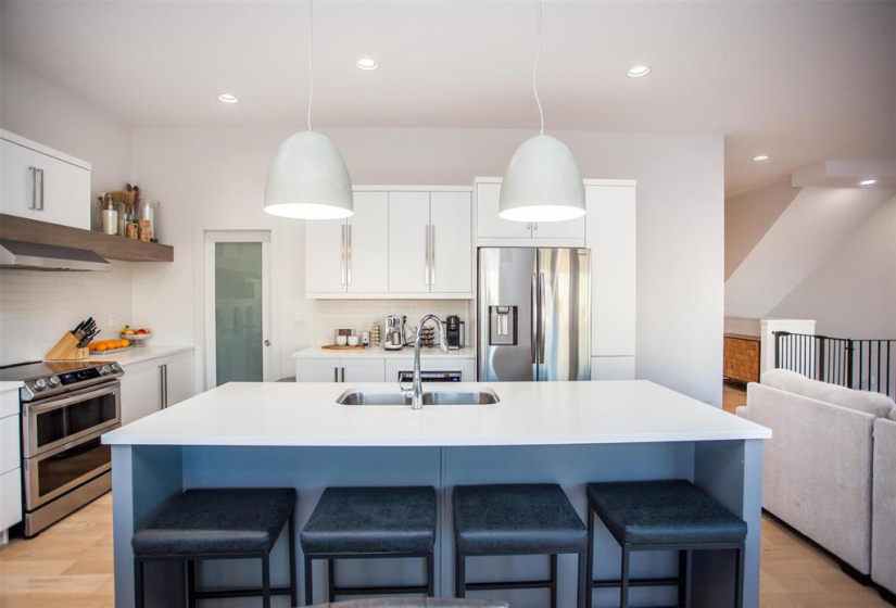 408 Cherrywood, 5 Bedrooms Bedrooms, 13 Rooms Rooms,3 BathroomsBathrooms,Residential,For Sale,Cherrywood