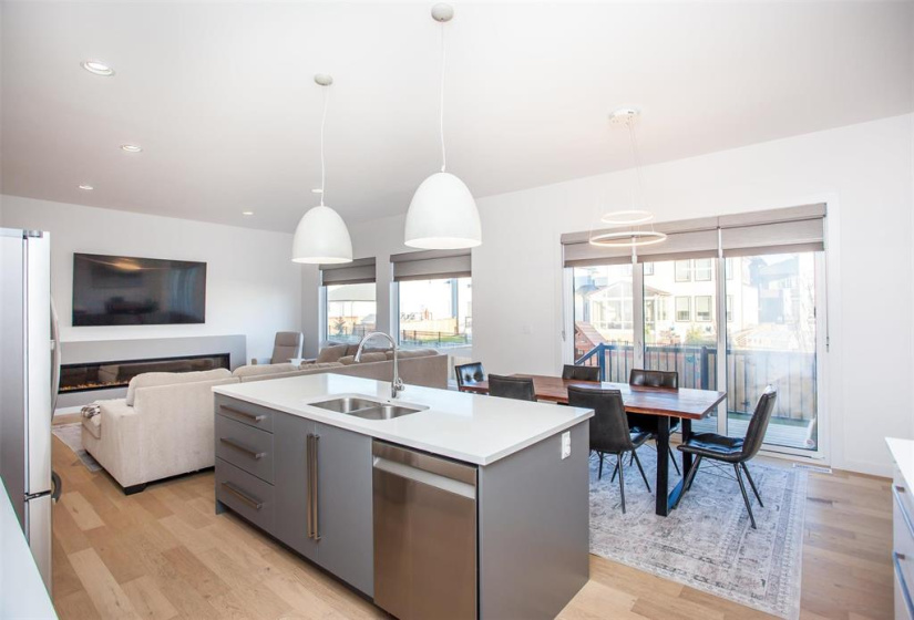 408 Cherrywood, 5 Bedrooms Bedrooms, 13 Rooms Rooms,3 BathroomsBathrooms,Residential,For Sale,Cherrywood