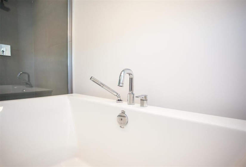 408 Cherrywood, 5 Bedrooms Bedrooms, 13 Rooms Rooms,3 BathroomsBathrooms,Residential,For Sale,Cherrywood