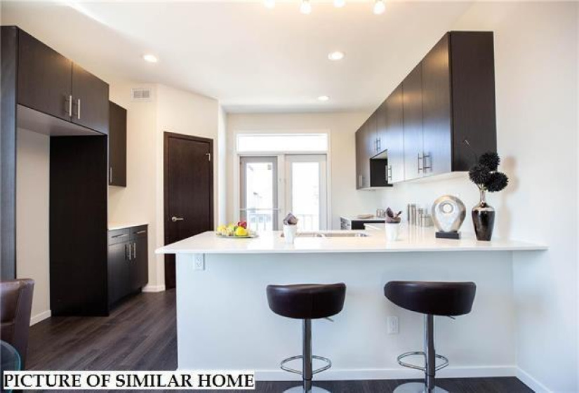 131 YALETON, 3 Bedrooms Bedrooms, 9 Rooms Rooms,2 BathroomsBathrooms,Residential,For Sale,YALETON