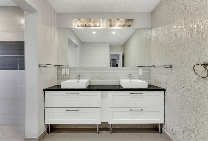 26 Mount Royal, 5 Bedrooms Bedrooms, 16 Rooms Rooms,4 BathroomsBathrooms,Residential,For Sale,Mount Royal